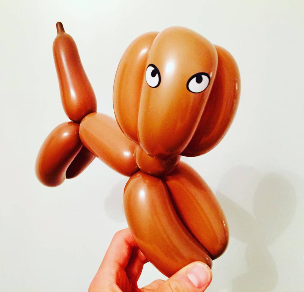 sculpteur ballon chien teckel marron
