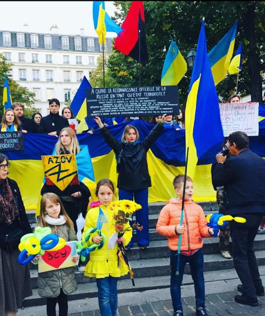 sculpteur ballon manifestation ukraine