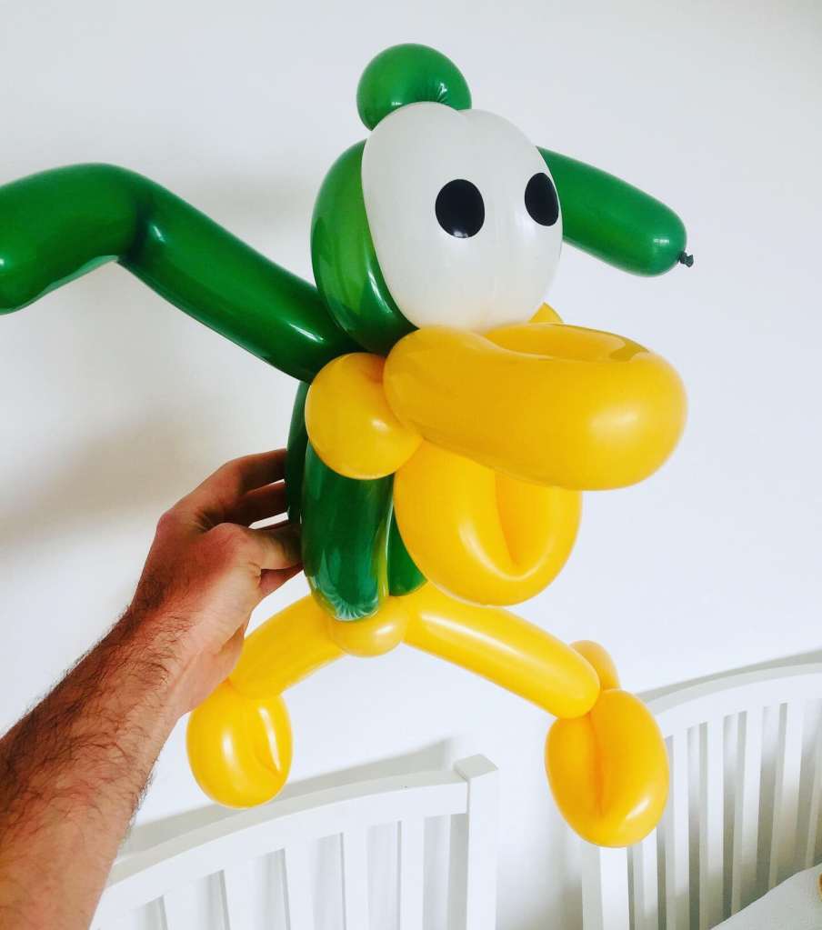 sculpture ballon plucky duck