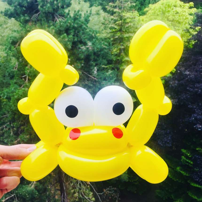 sculpteur ballon paris crabe pikachu