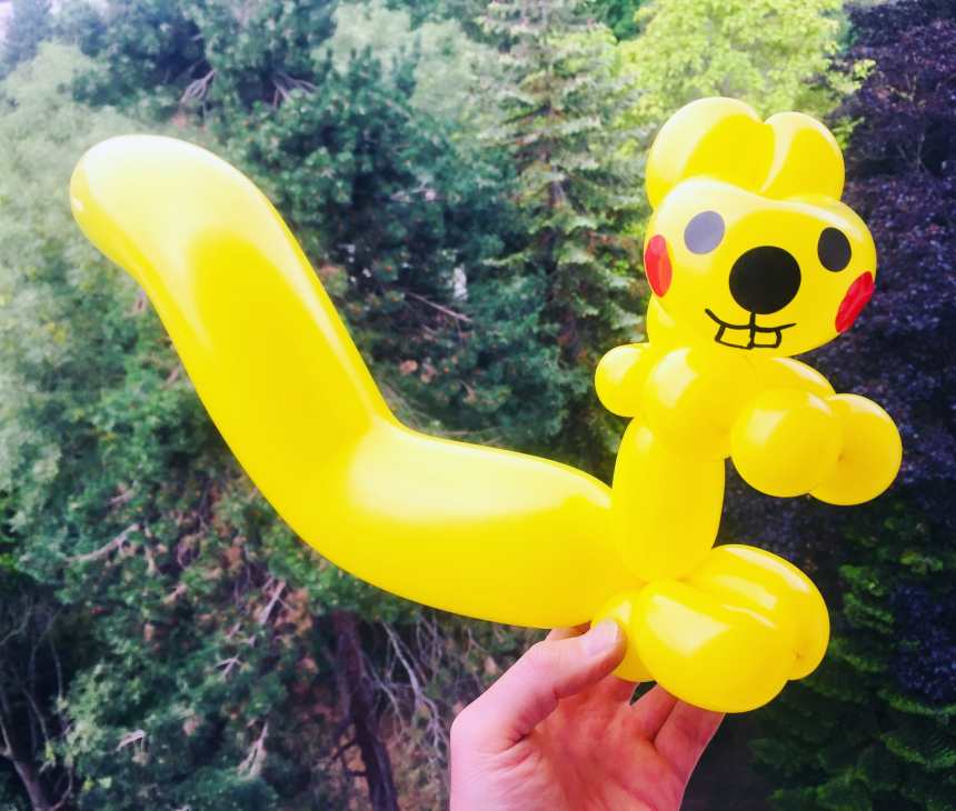 sculpteur ballon paris ecureuil pikachu