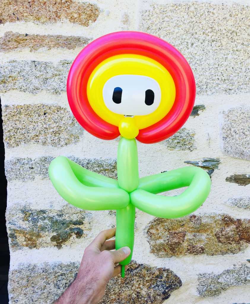 sculpteur sculpture ballon fleur mario feu