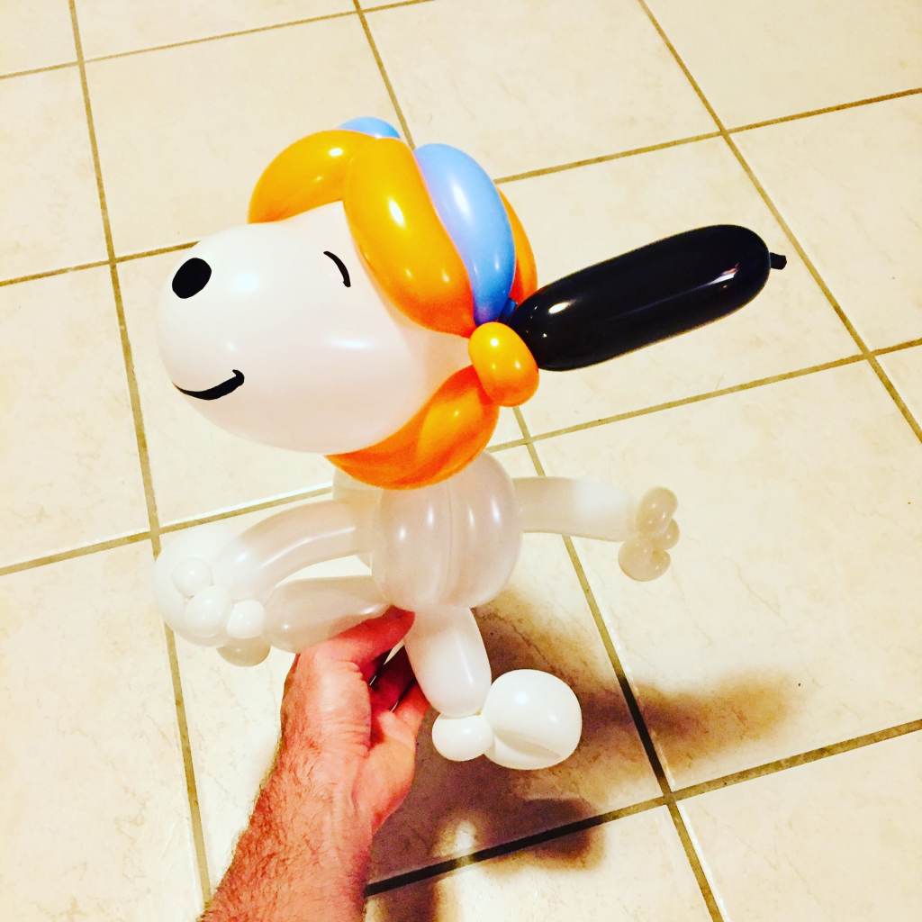 sculpteur sculpture ballon snoopy aviateur