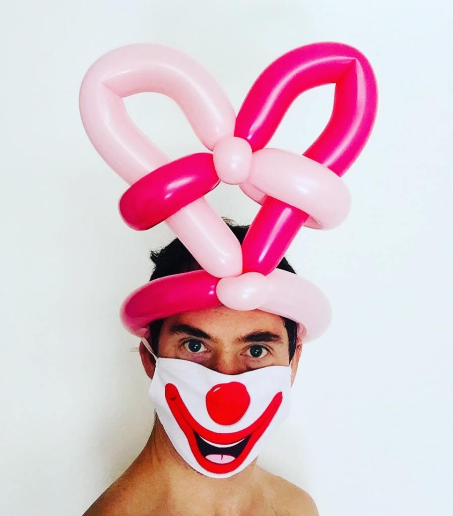 sculpture ballon paris idf chapeau coeur