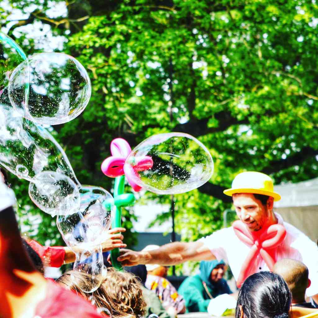 clown paris idf bulles géantes savon