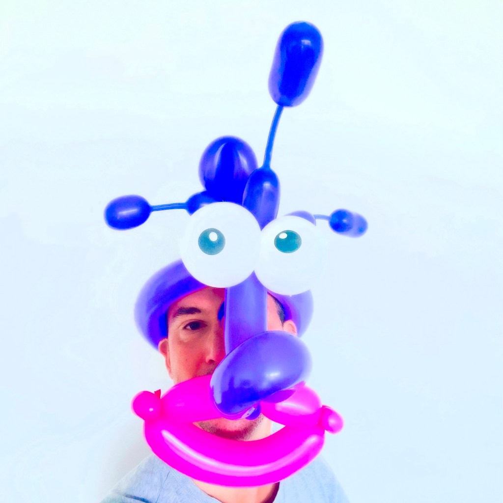 sculpteur de ballon paris 78 masque violet grosse bouche
